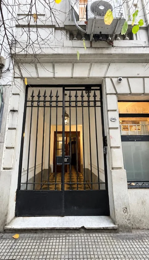 Departamento de 3 ambientes en venta en Recoleta, Arenales 2500