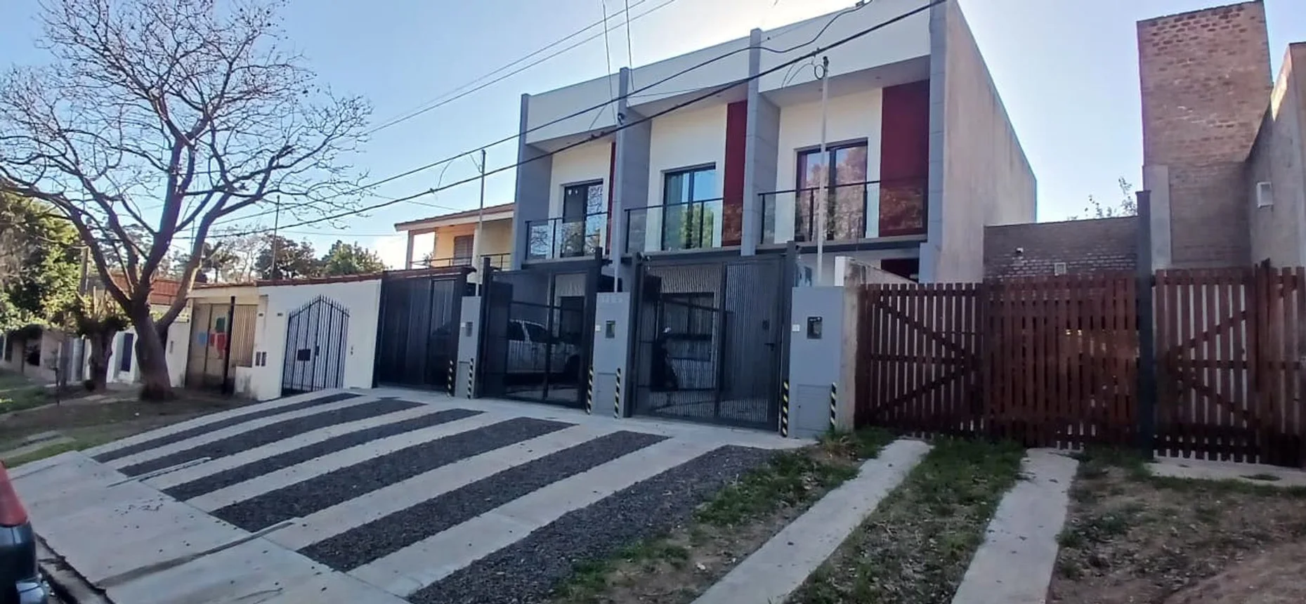Casa dúplex de 4 ambientes en venta en Paraná, Altos del Paraná 3200