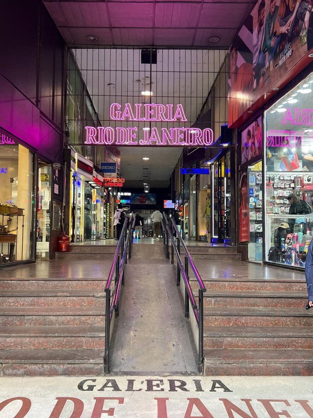 VENTA DE LOCAL COMERCIAL EN AV CABILDO BELGRANO