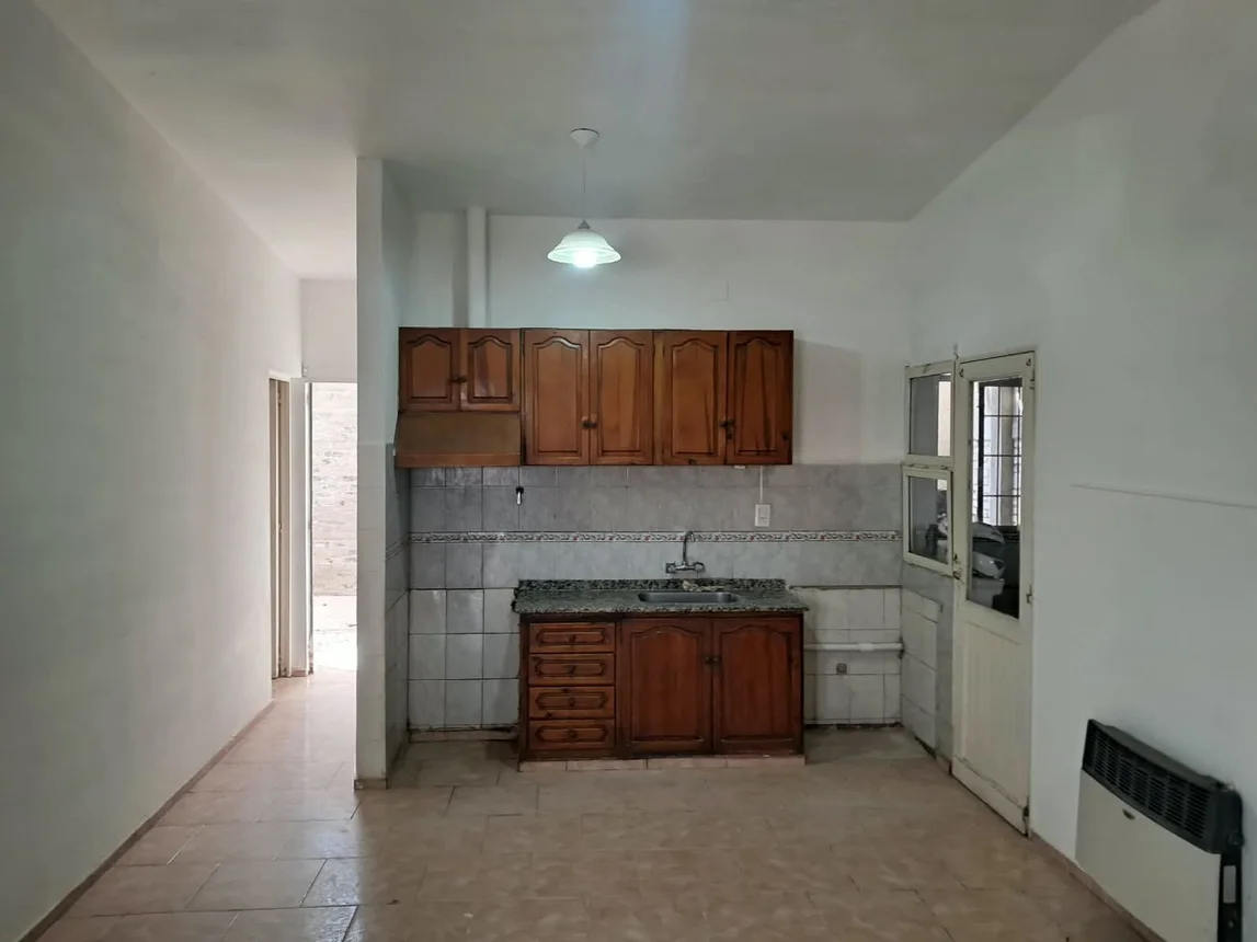Venta casa + 2 deptos calle rivadavia lujan, foto 5