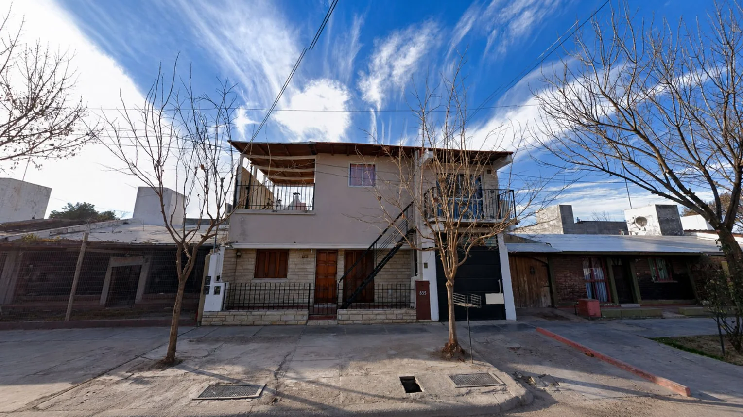 Venta casa + 2 deptos calle rivadavia lujan, foto 1
