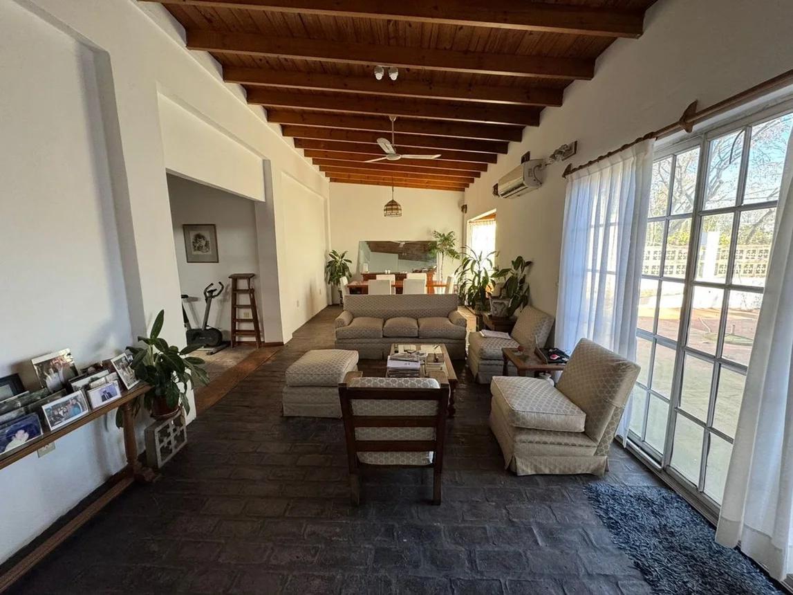 Casa dúplex de 4 ambientes en venta en Victoria, Belgrano 2400