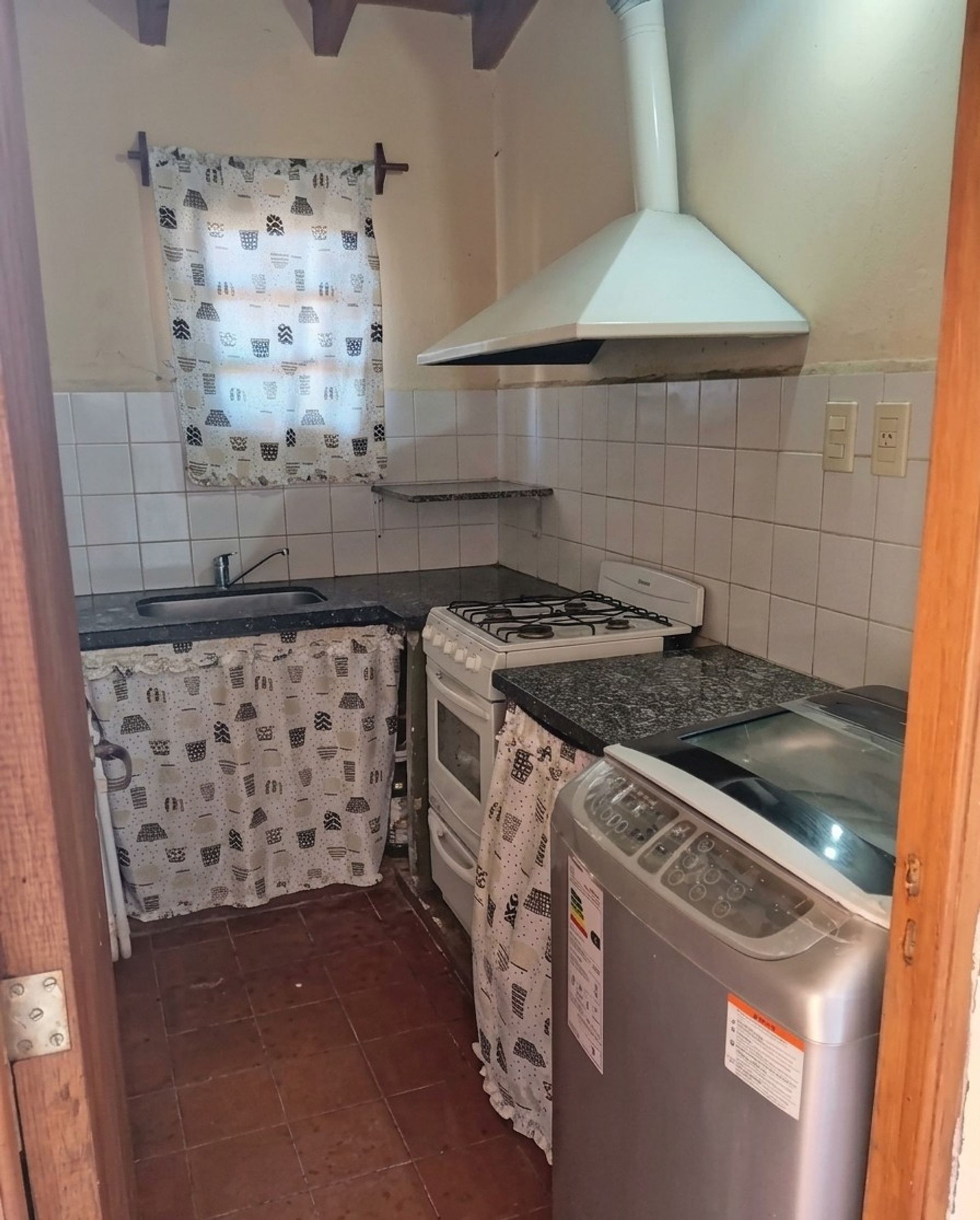 CASA VENTA LOCALIDAD GUACHIPAS 2 DORMITORIOS - foto 6