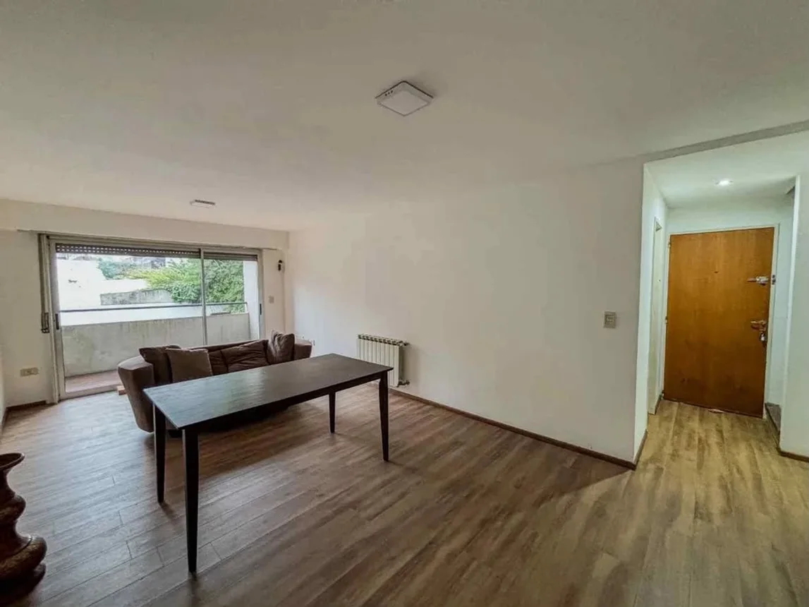 Dúplex de 3 ambientes en venta en La Plata, Avenida 38 Entre 3 y 4 400