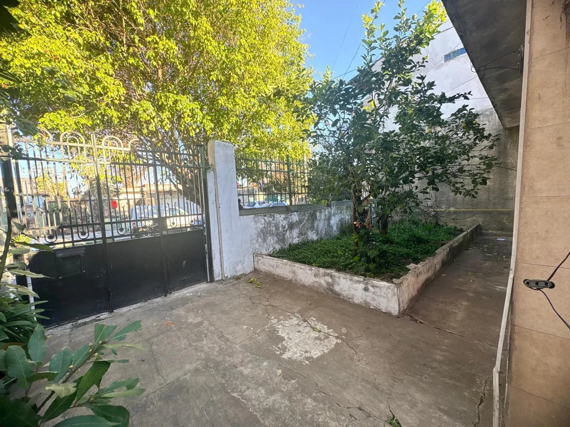Casa de 3 ambientes en venta en Isidro Casanova, Pedro L. Larre 5600, foto 3