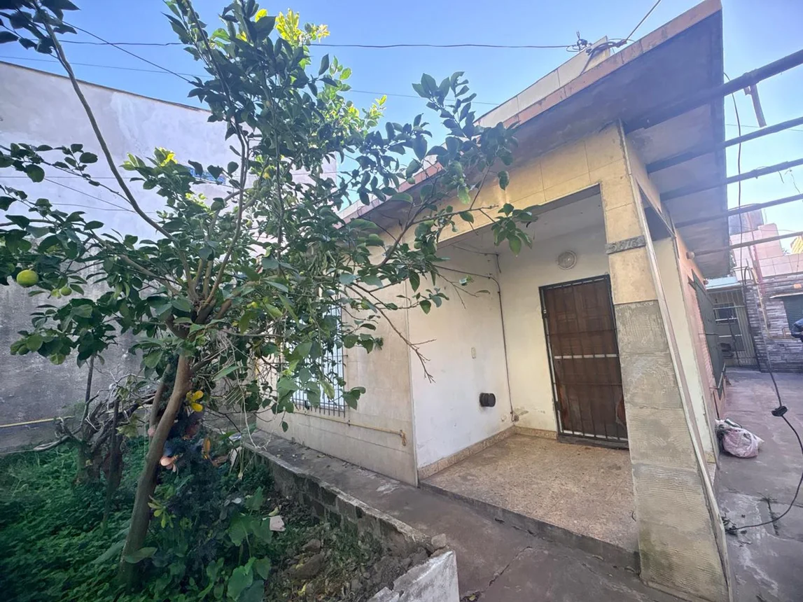Casa de 3 ambientes en venta en Isidro Casanova, Pedro L. Larre 5600, foto 2
