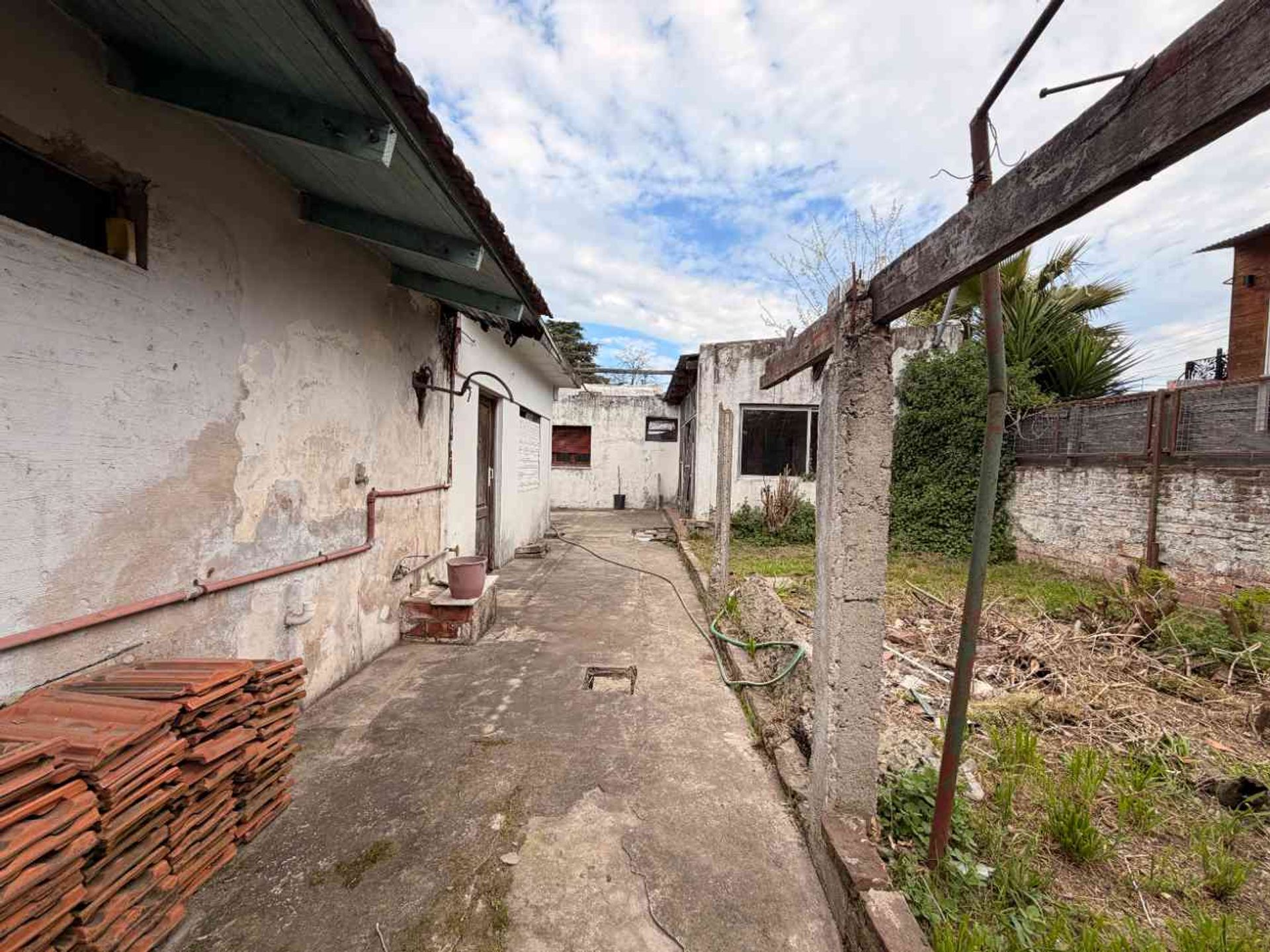 Foto 7 — VENTA CASA 3 AMB MONTE GRANDE QUINCHO COCHERA JARD