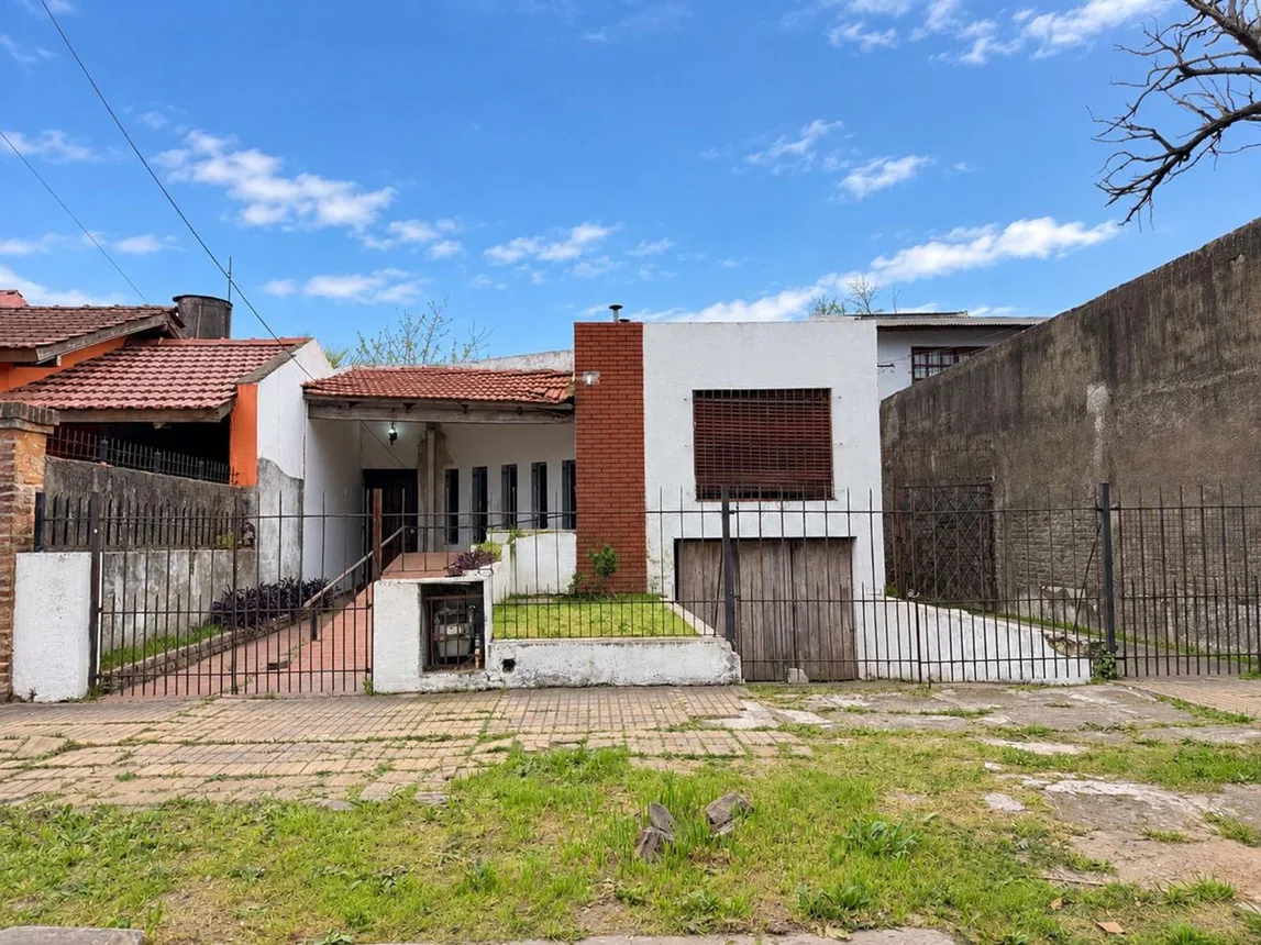 Casa en venta en Monte Grande, Manuel Wieman 300