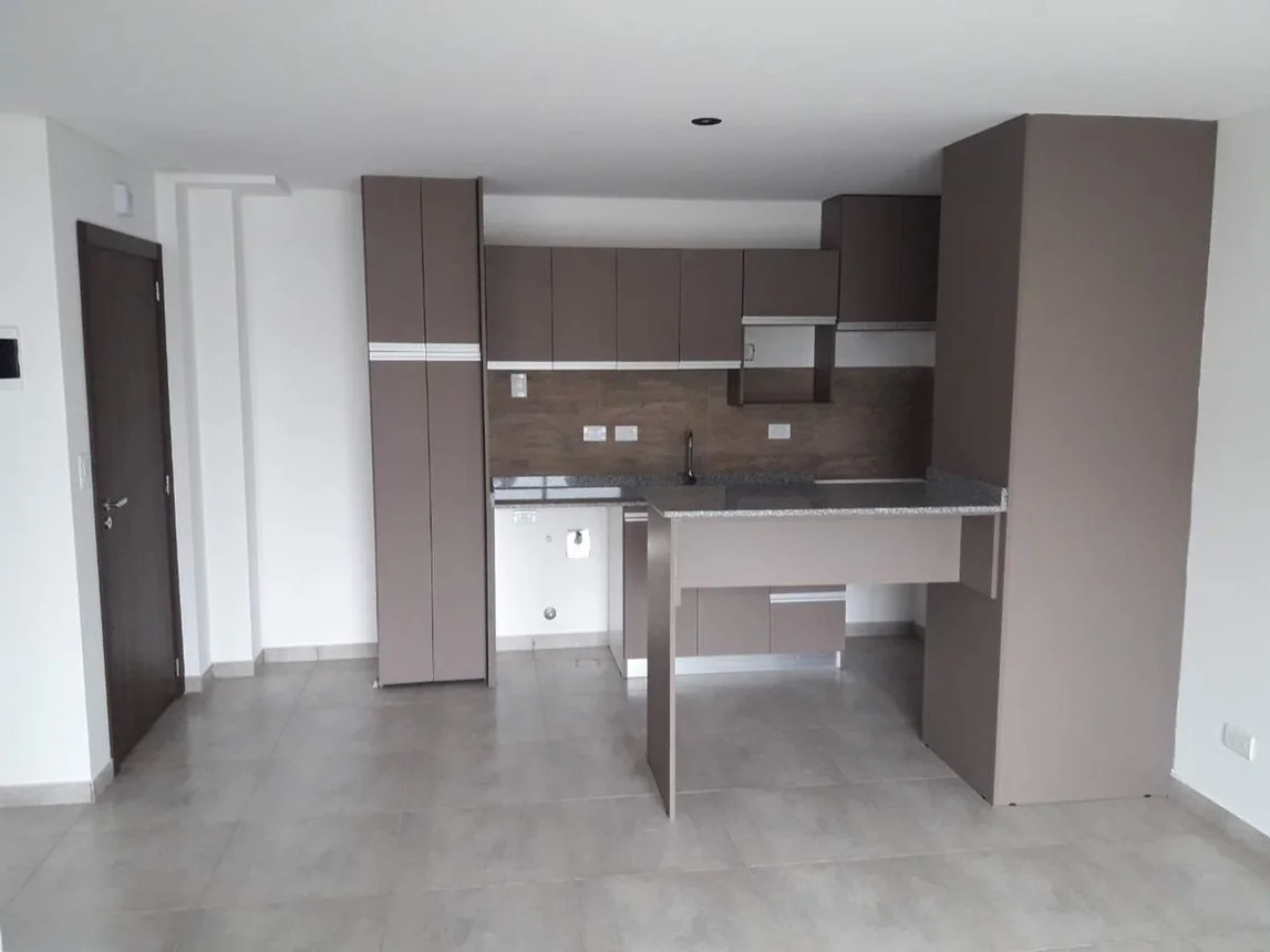 Departamento de 2 ambientes en venta en Berazategui, Calle 22 4000