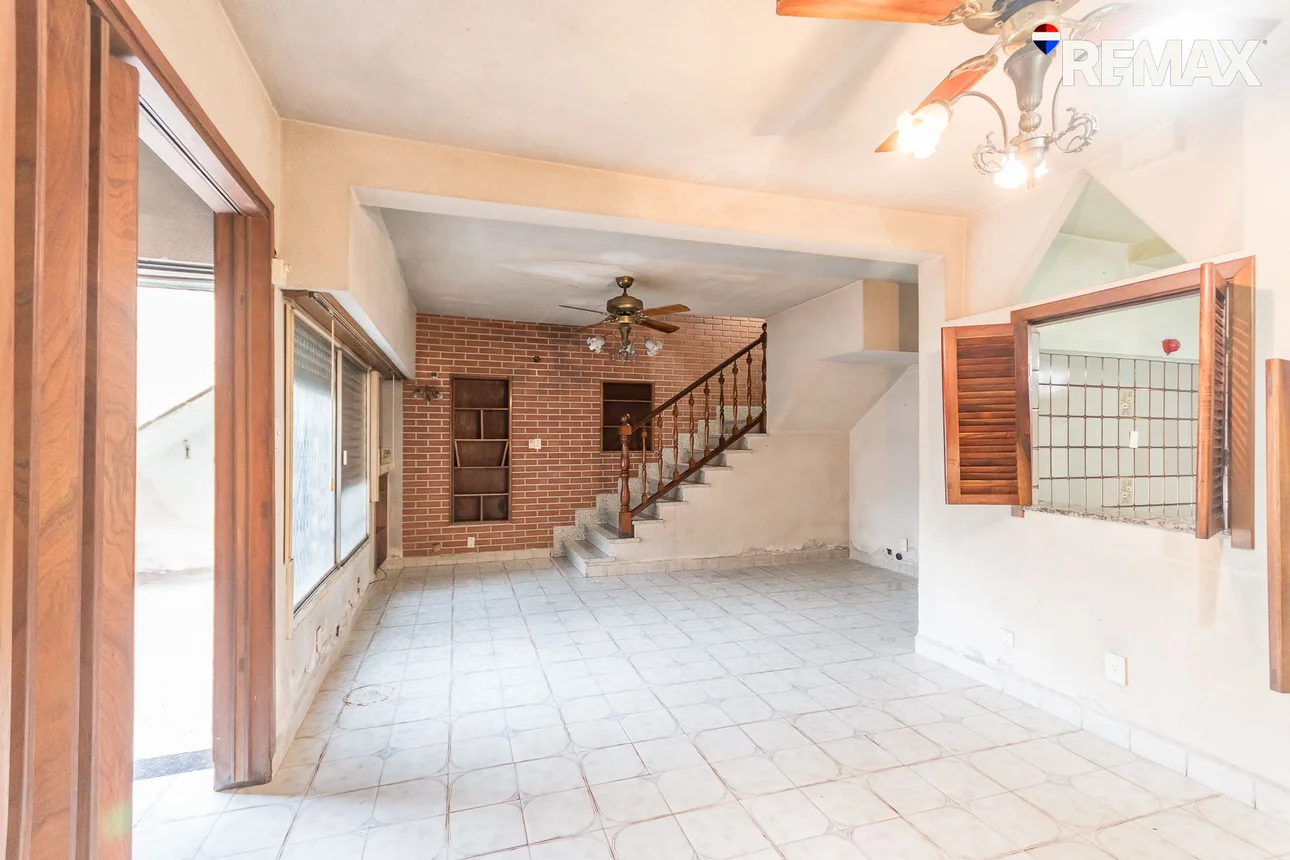 PH de 5 ambientes en venta en Piñeyro, Paso de la Patria 1400