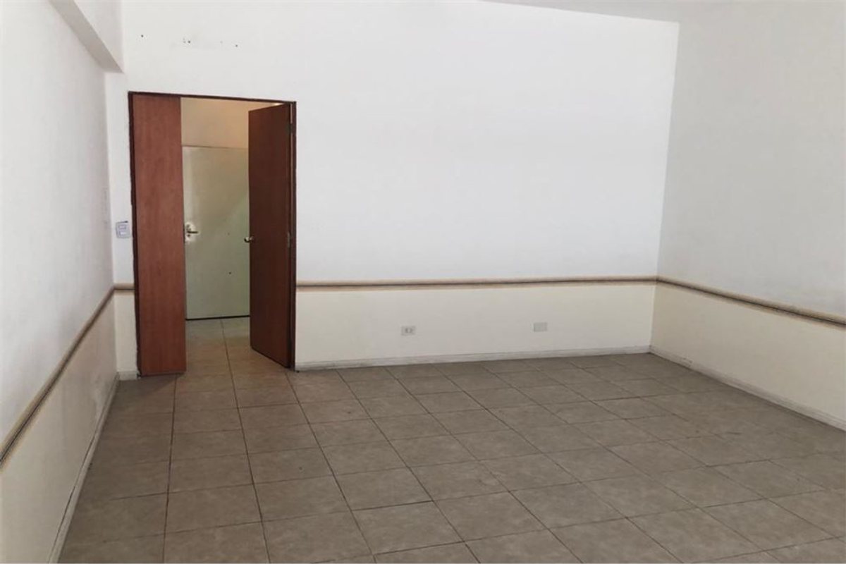 Foto 15 — LOCAL - ALQUILER - MONTSERRAT - 300 M2