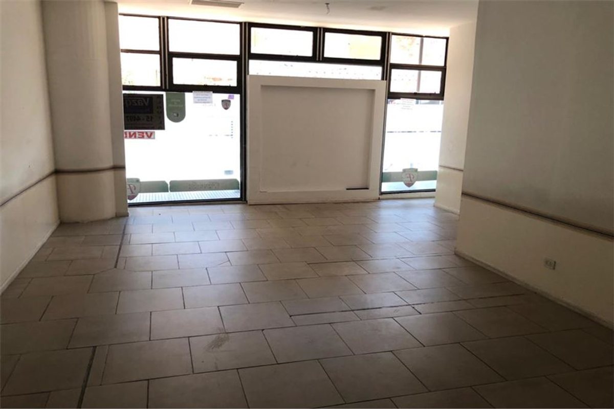 Foto 2 — LOCAL - ALQUILER - MONTSERRAT - 300 M2