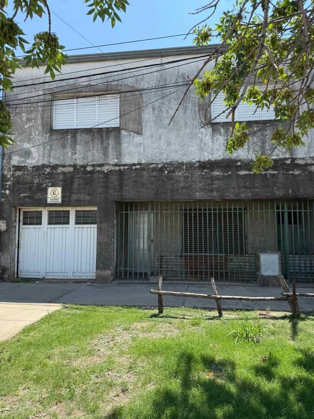 Casa de 3 ambientes en venta en Santa Fe, Avenida Ángel V. Peñaloza 6700
