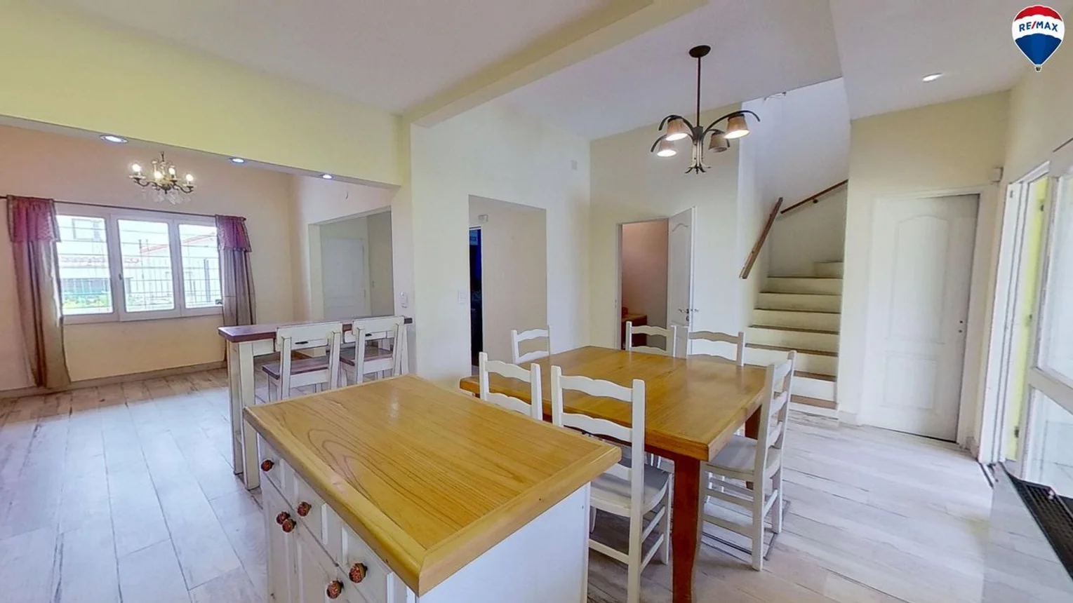 Casa en venta en Quilmes, foto 2