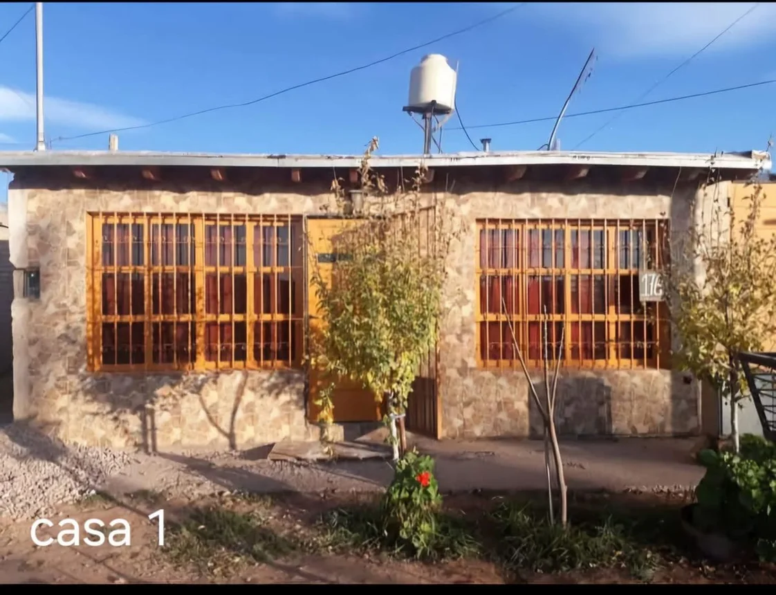 Venta casa y dos departamentos. guaymallén., foto 1