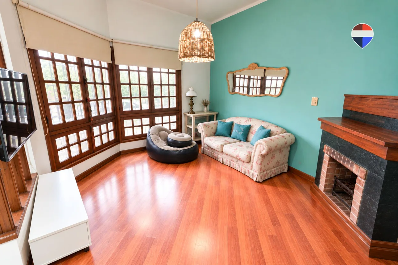 Casa de 4 ambientes en venta en Bernal Oeste, Pampa 1000, foto 2
