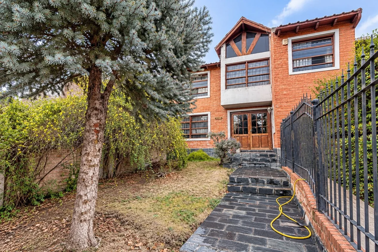Casa dúplex de 3 ambientes en venta en Neuquén, Basavilbaso 1300, foto 2