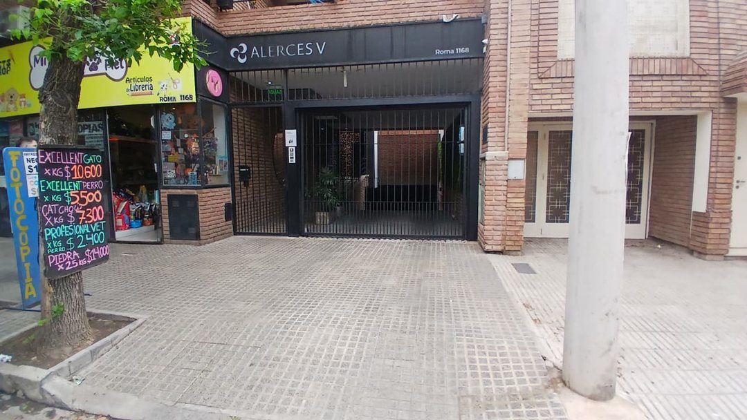 COCHERA EN VENTA CÓRDOBA CENTRO SOBRE CALLE ROMA
