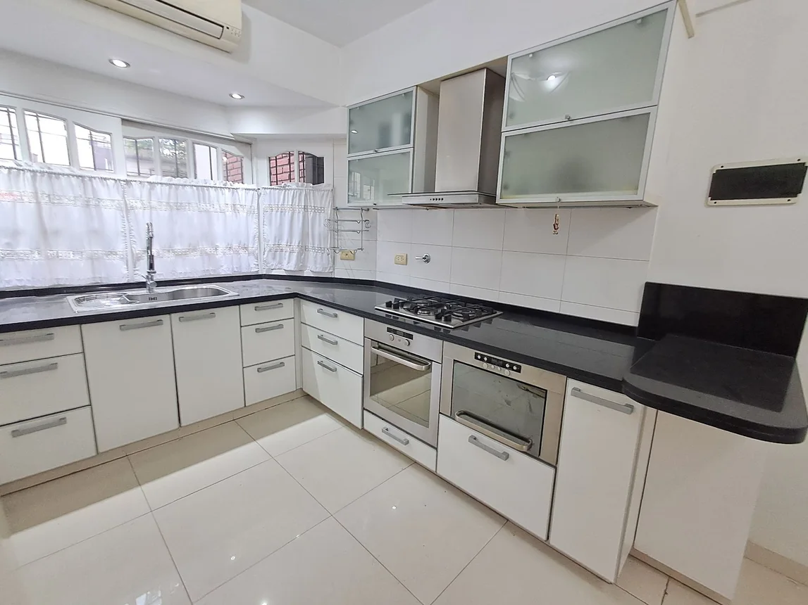 Casa tríplex de 5 ambientes en venta en Villa del Parque, Campana 3000, foto 2