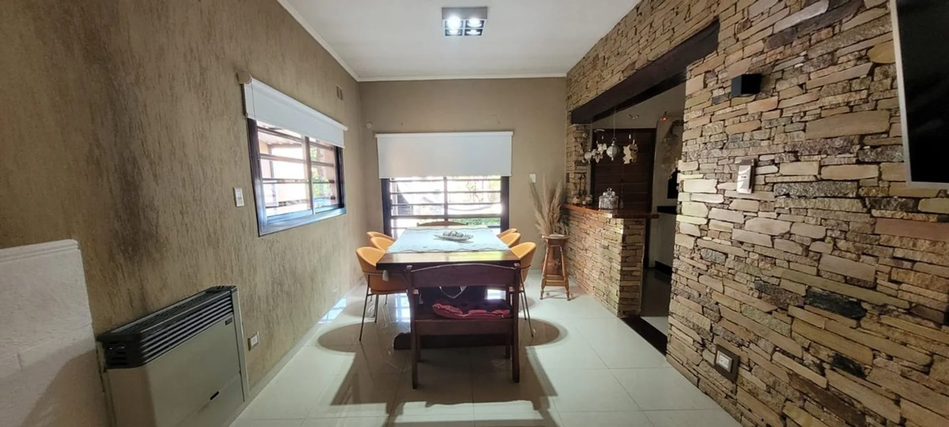 Casa de 4 ambientes en venta en Berazategui, Calle 27 3700, foto 2