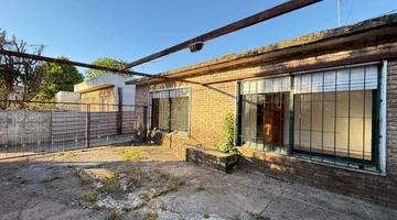 VENTA CASA SAYAGO 2 DORMITORIOS COCHERA