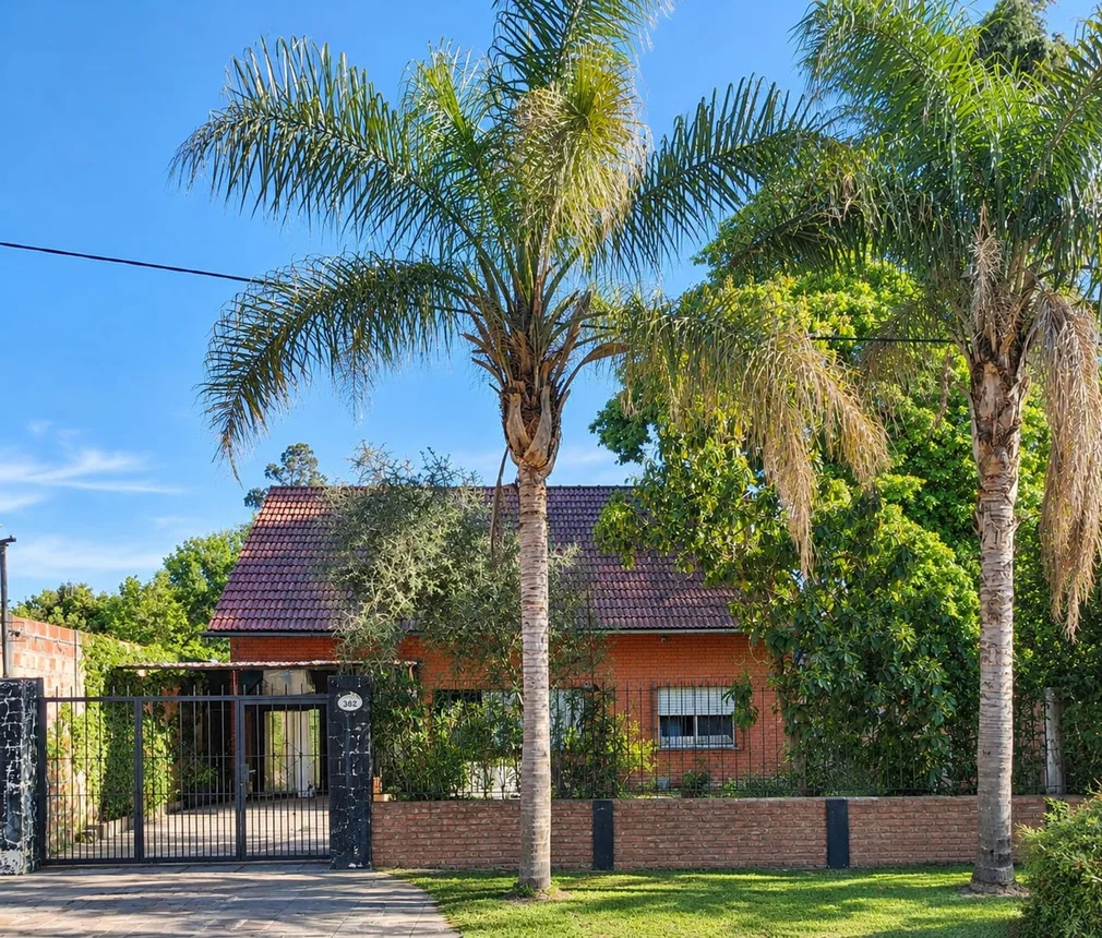 Casa de 6 ambientes en venta en General Rodríguez, Tomás Espora 300