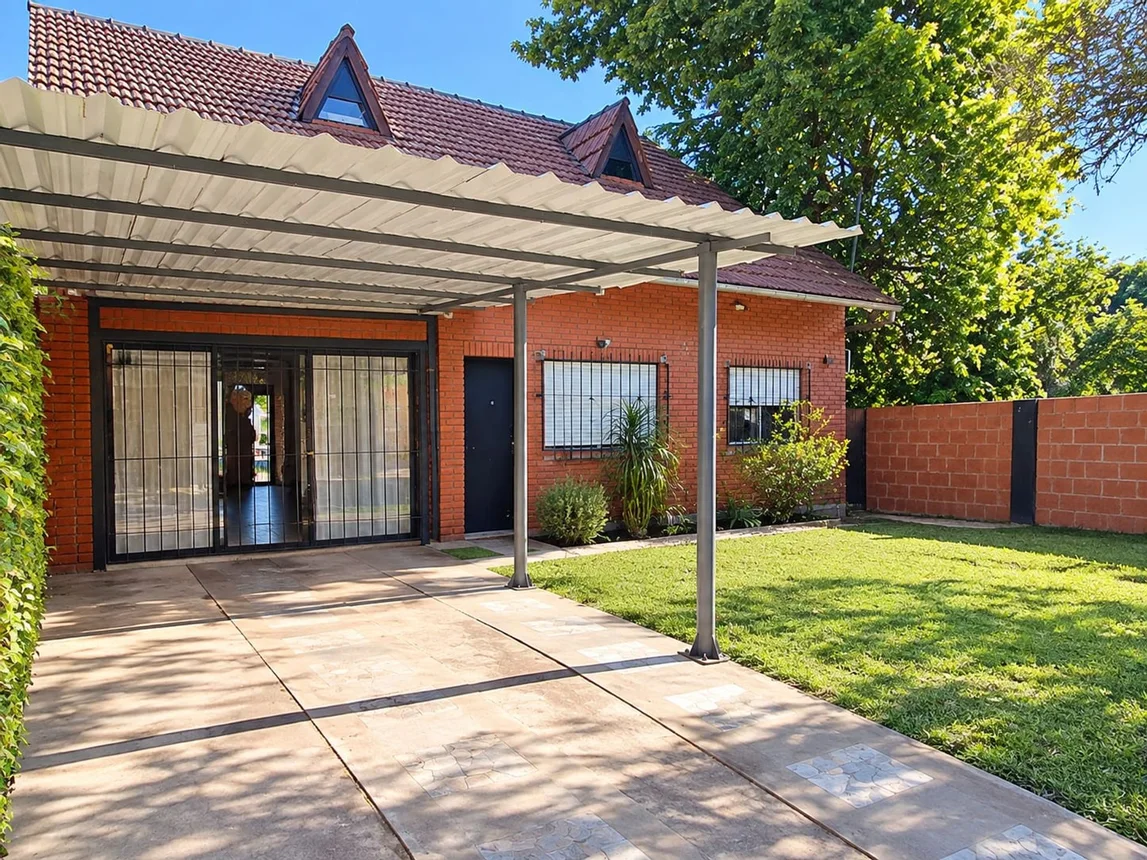 Casa de 6 ambientes en venta en General Rodríguez, Tomás Espora 300, foto 3