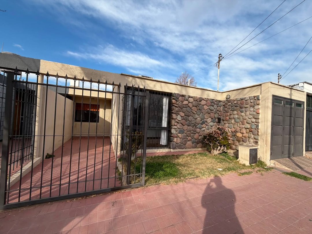 CASA EN VENTA BARRIO MINETTI