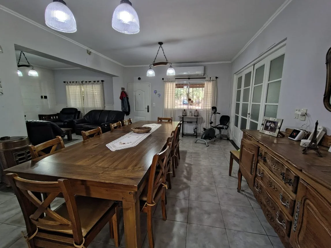 Casa de 4 ambientes en venta en Florencio Varela, Calle 1379 1100, foto 2