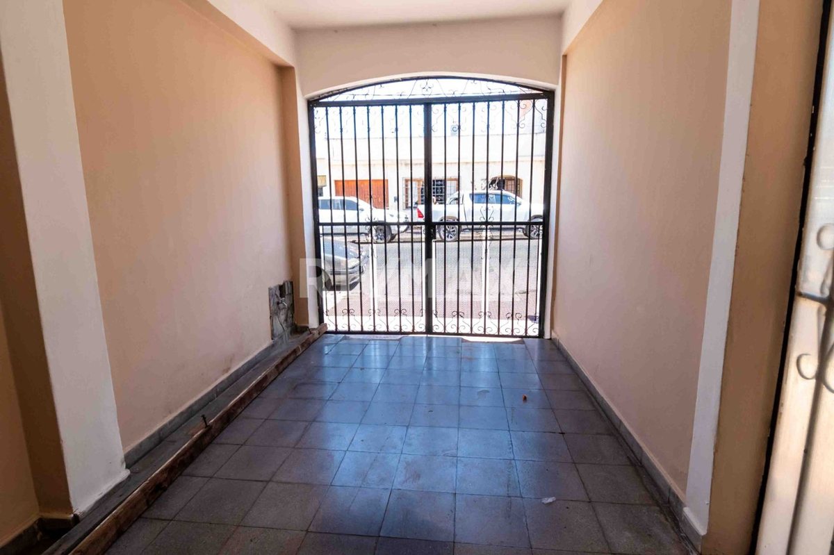 CASA EN VENTA MACROCENTRO 4 DORMITORIOS - foto 4