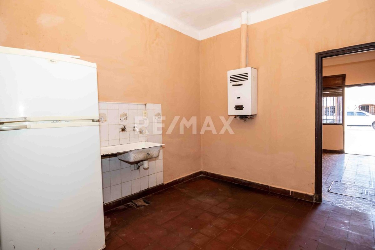 CASA EN VENTA MACROCENTRO 4 DORMITORIOS - foto 8