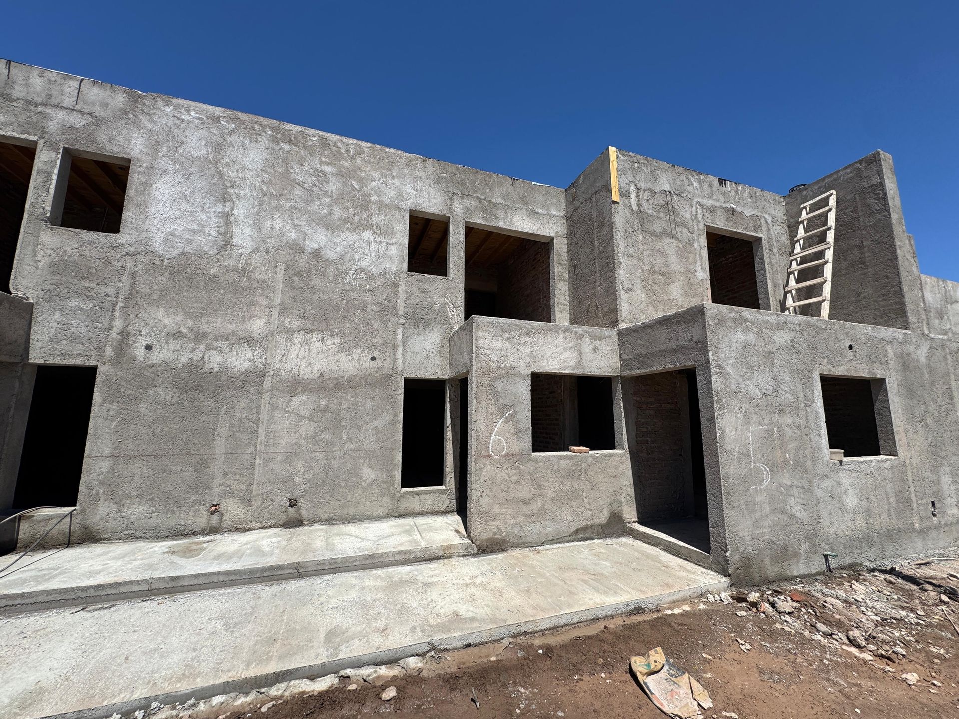 Duplex en Lateral Sur J.j. Paso, Carrodilla 2100