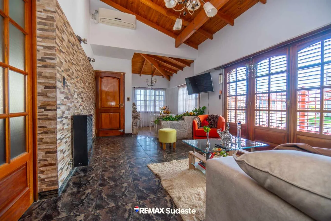 Casa 4 ambientes en esquina - villa delfina, foto 2