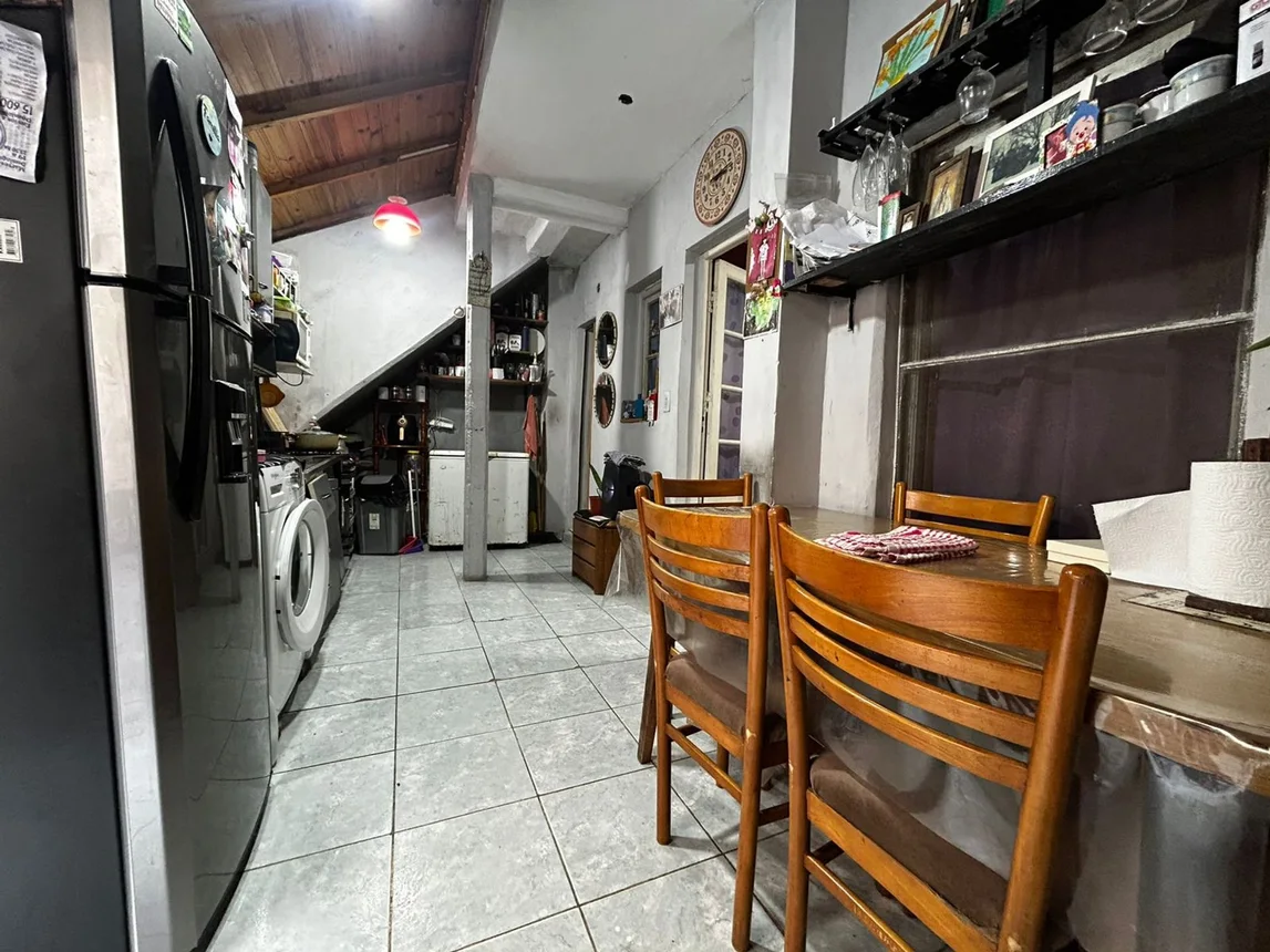 Casa de 7 ambientes en venta en Sarandí, Comodoro Rivadavia 2900, foto 3