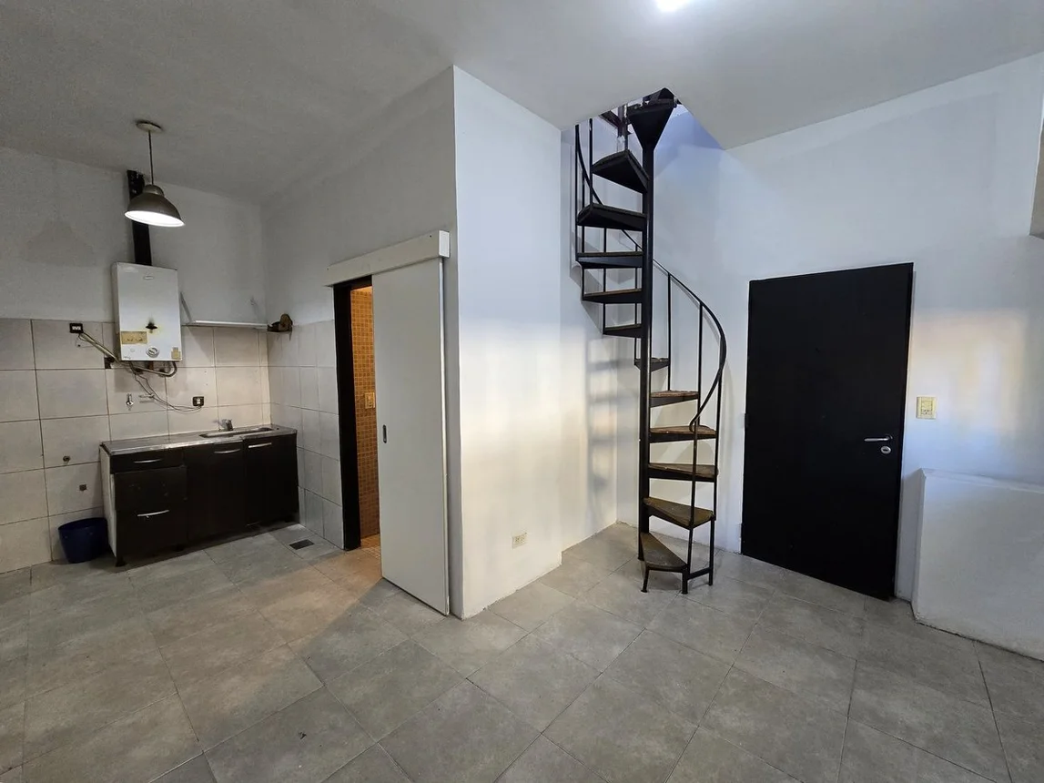 PH de 3 ambientes en venta en Barracas, Avenida Regimiento de Patricios 1700