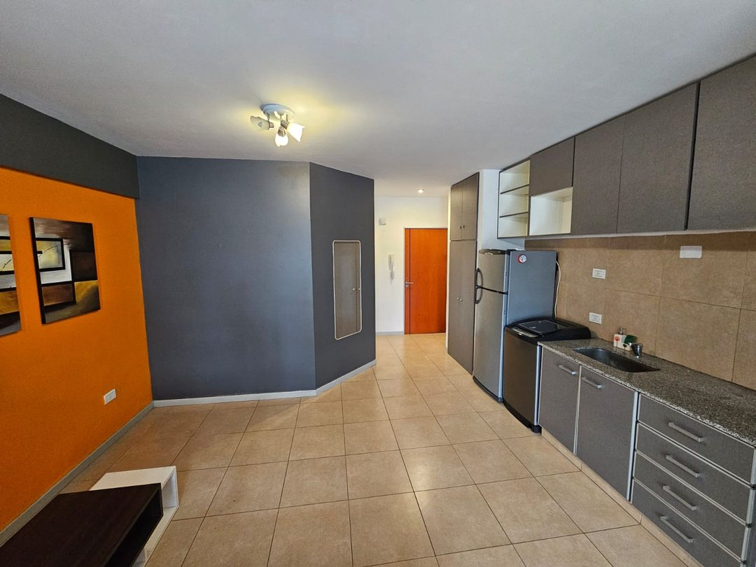 VENTA MONOAMBIENTE CON COCHERA AMUEBLADO BALVANERA