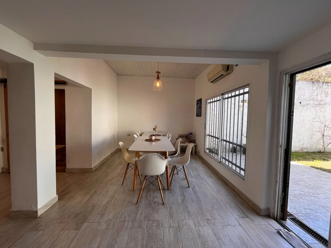 Casa de 4 ambientes en venta en Villa Luzuriaga, Buchardo 2800, foto 4