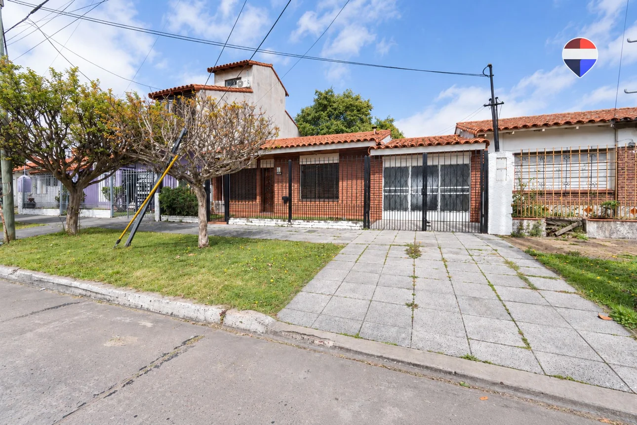 Casa de 4 ambientes en venta en Banfield, Boulogne Sur Mer 2100