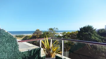 Alquiler apto Brava, 3 dormis y servicio, piscina.