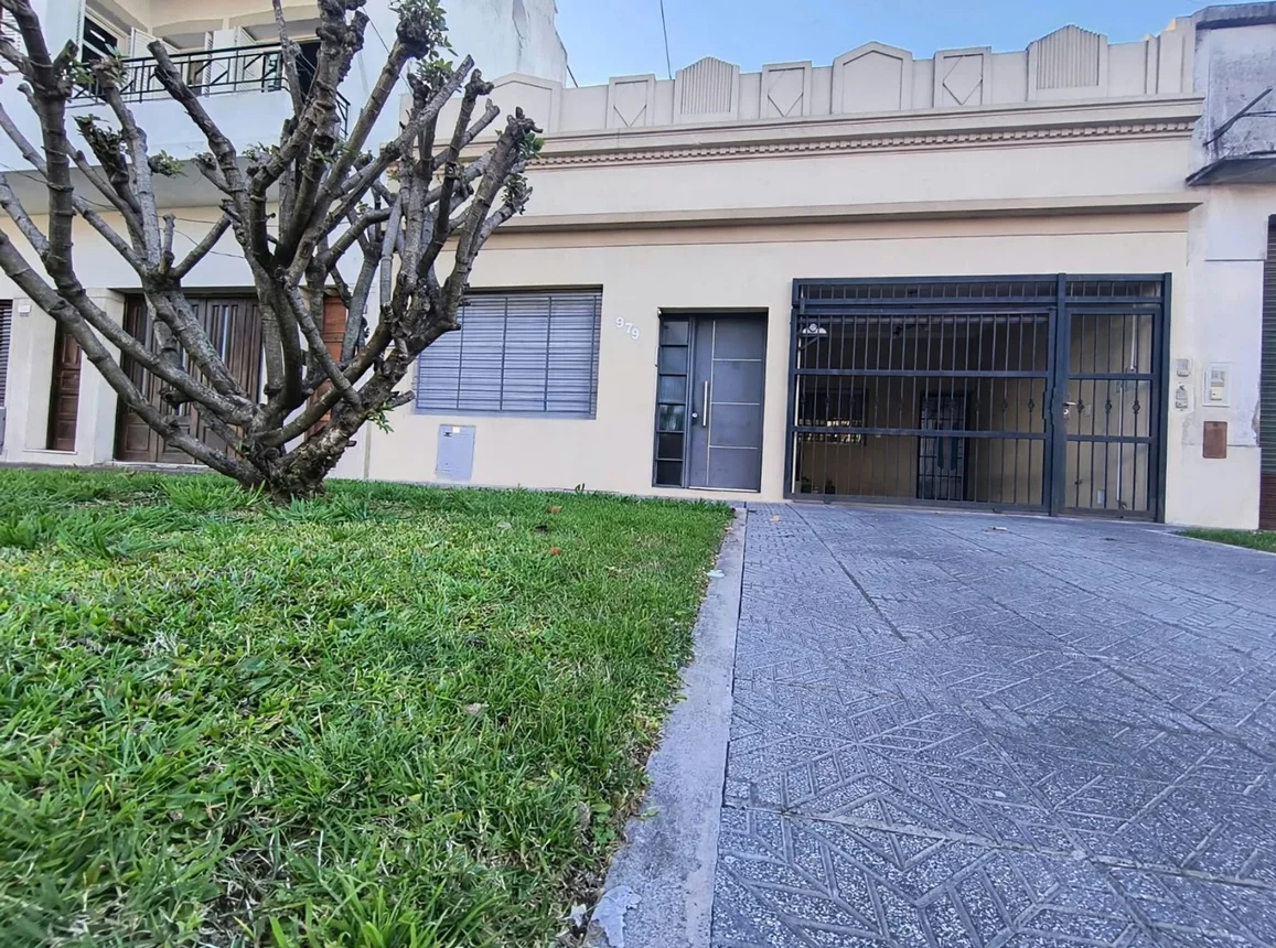 Casa de 4 ambientes en venta en Quilmes, Catamarca 900, foto 2
