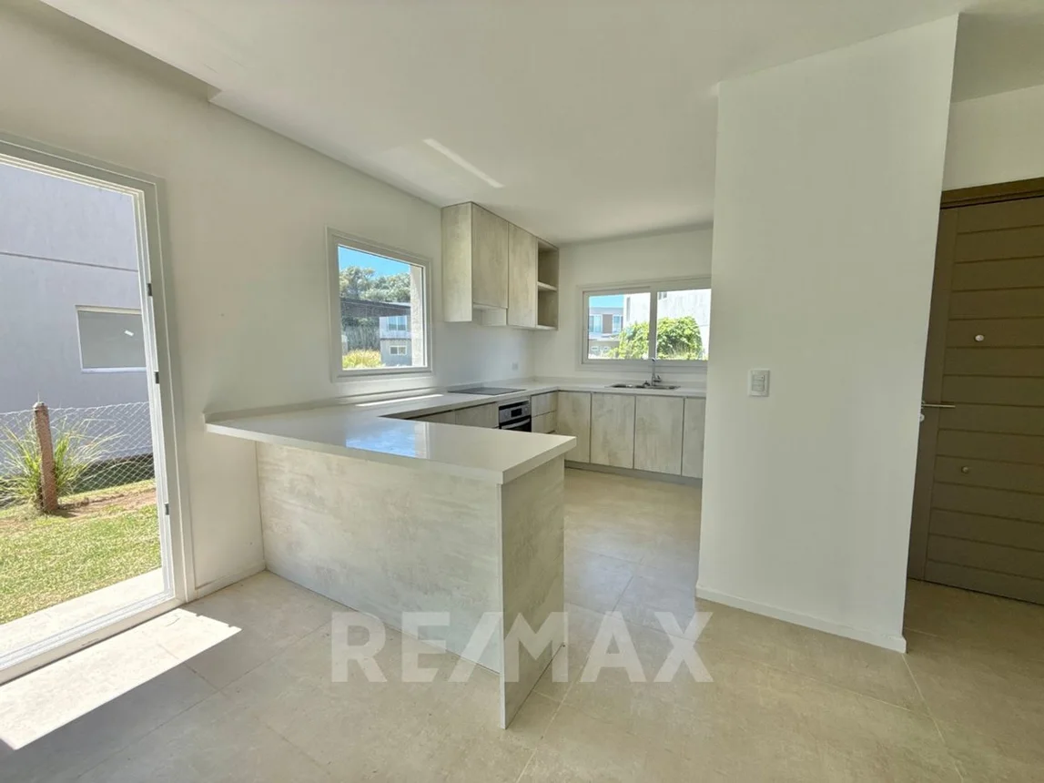 Casa en venta en Pilar, foto 3