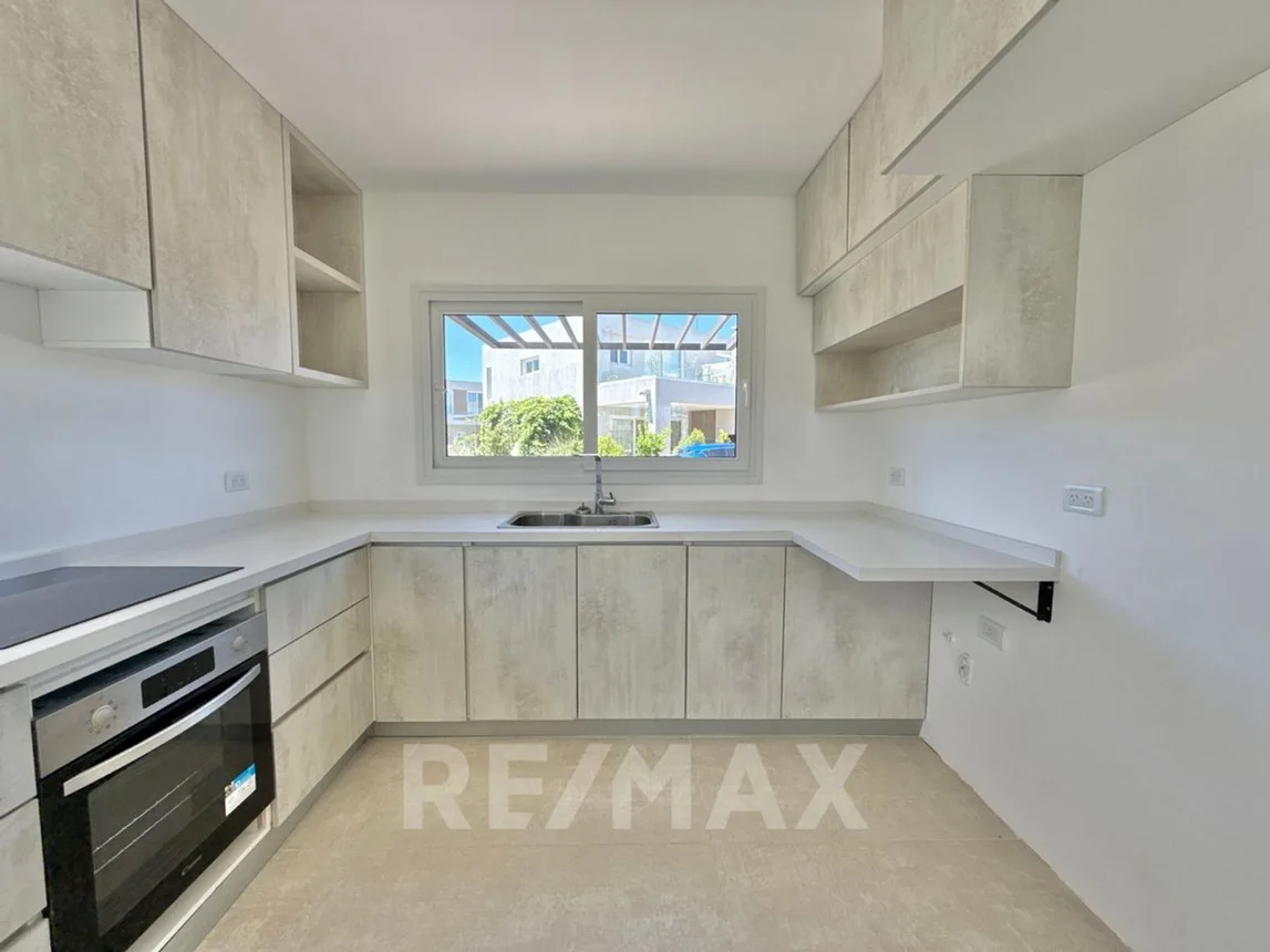 Casa en venta en Pilar, foto 2