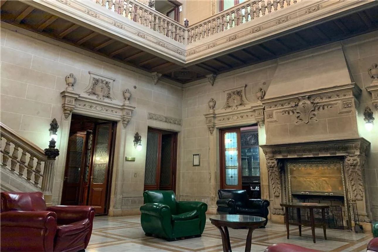 Av.belgrano 2800,venta casa de gran valor arq!!!!, foto 2