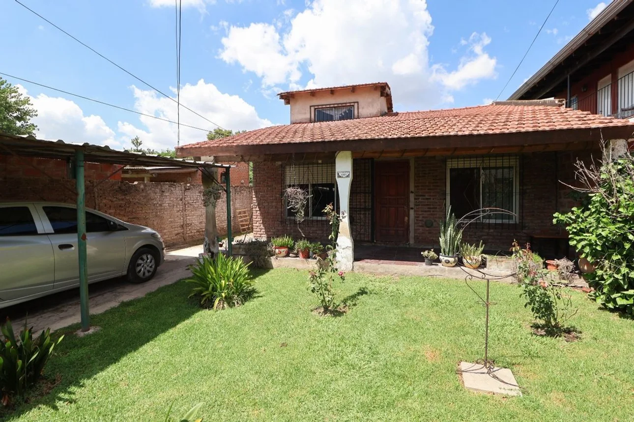 Casa de 5 ambientes en venta en Del Viso, Las Violetas 1300