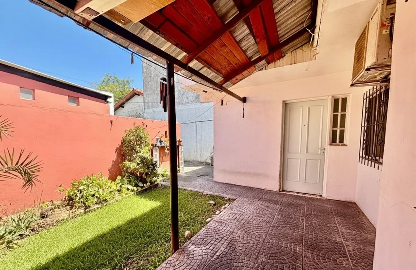 PH de 3 ambientes en venta en Castelar, Chenaut 800