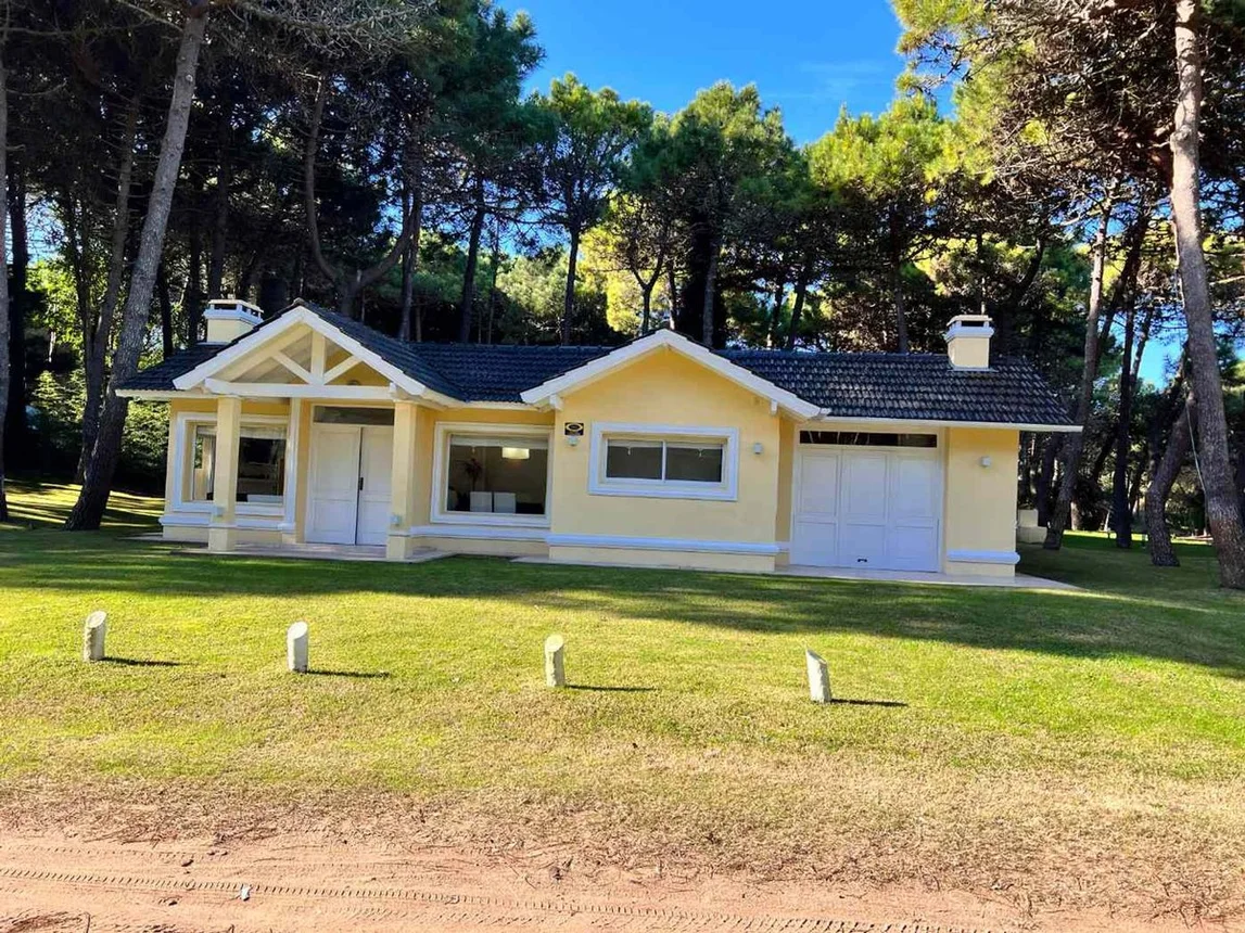 Casa de 4 ambientes en venta en Pinamar, Aquiles 4000, foto 3