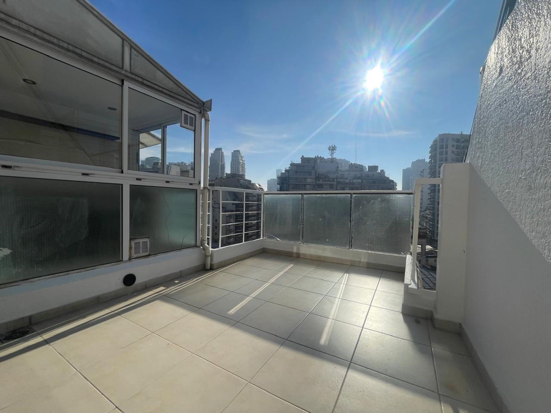 Foto 2 — ALQUILER MONOAMBIENTE RECOLETA BALCON TERRAZA