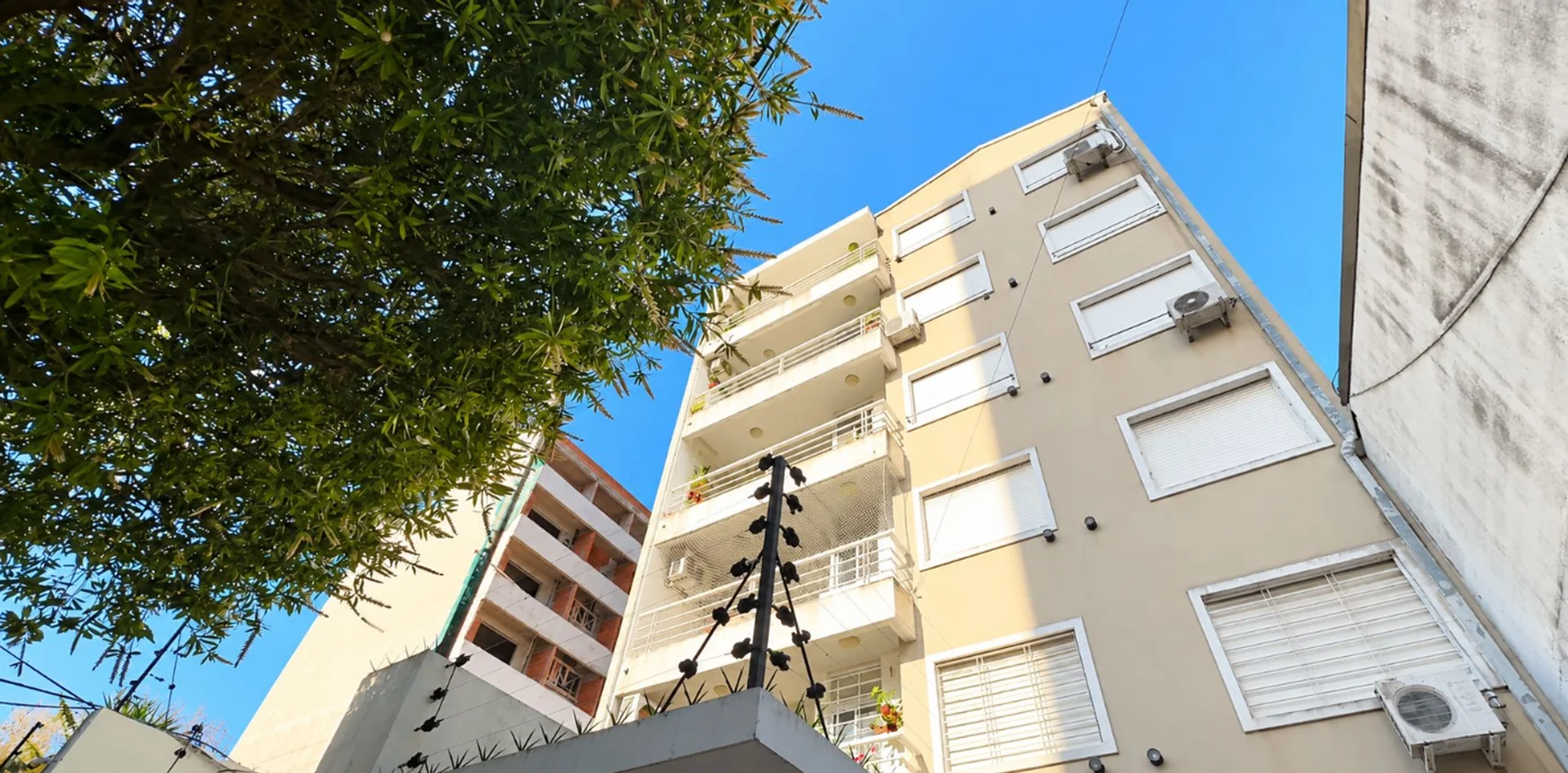 Departamento de 4 ambientes en venta en Quilmes, Moreno 200