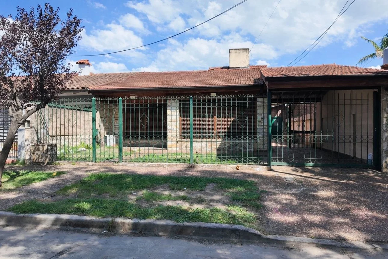 Casa en venta en Ezpeleta Oeste, Brasil 3000