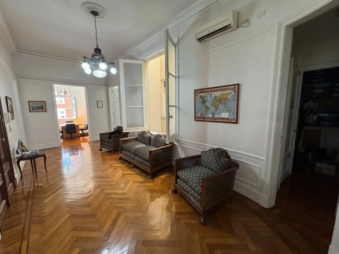 Departamento de 5 ambientes en alquiler en Monserrat, Avenida Belgrano 500